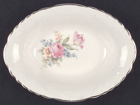 1823 9" Oval Vegetable Bowl