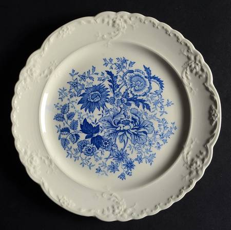 Center Bouquet Blue (Fairway Shape) Salad Plate