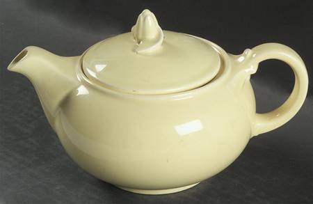 Luray Pastels Persian Cream Yellow Teapot & Lid