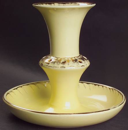 Luray Pastels Persian Cream Yellow Epergne