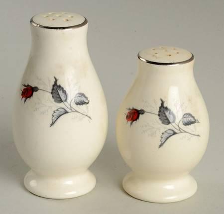 Moulin Rouge (Versatile Shape) Salt & Pepper Set