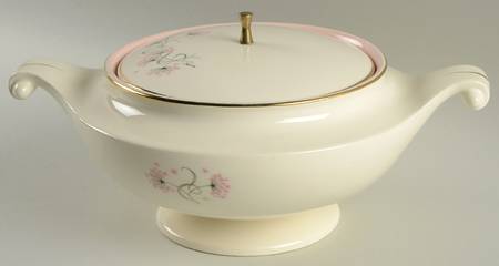 TST104 Tureen &  Lid