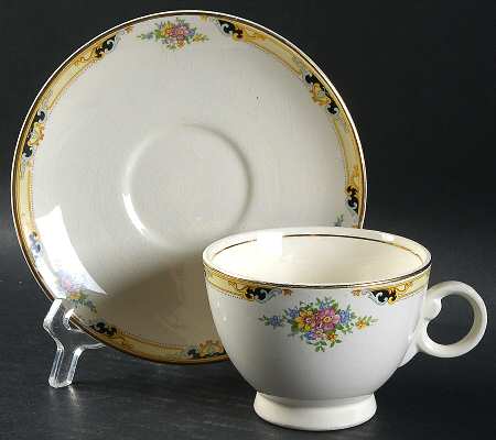 TST134 Footed Cup & Saucer Set