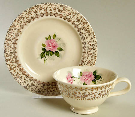 TST177 Footed Cup & Saucer Set