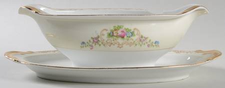 TUI2 Gravy Boat with Attached Underplate