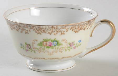 TUI2 Footed Cup