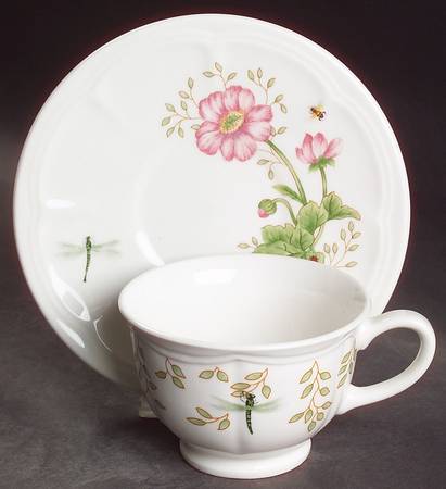 TTO1 Footed Cup & Saucer Set