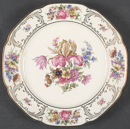 Wettin (Scalloped) Luncheon Plate