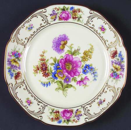 Wettin (Scalloped) Luncheon Plate