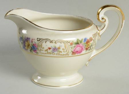 Wettin (Scalloped) Creamer