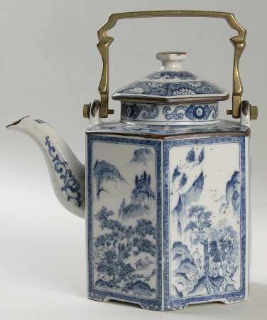 TOS17 Teapot & Lid with Brass Handle