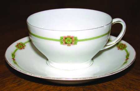 TIR368 Footed Cup & Saucer Set