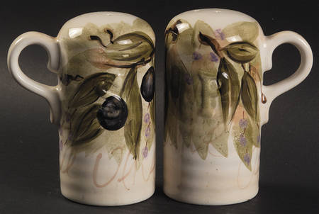 Olive Grove Handled Salt & Pepper Set