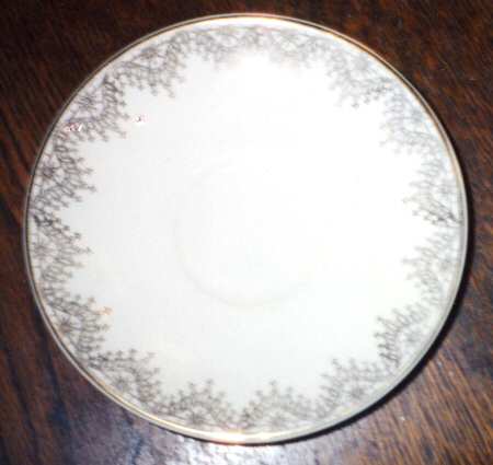 1673 Saucer