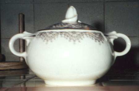 1673 Sugar Bowl & Lid