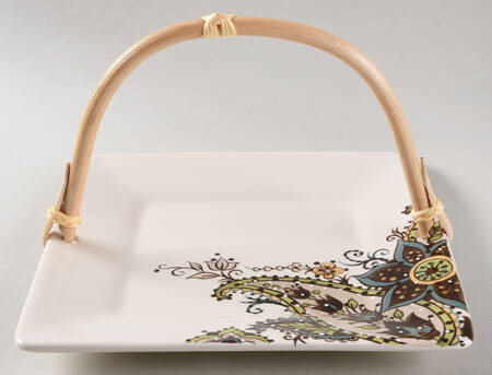 Misto Angela 5 3/8"-5 5/8" Bamboo Handled Serving Plate  HC