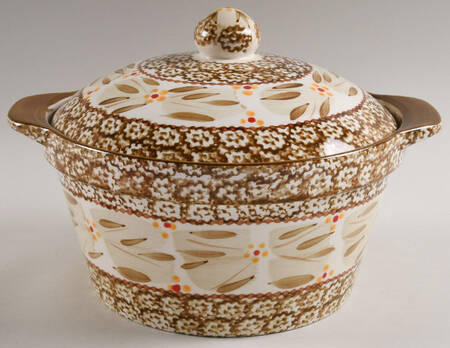 Old World Brown 2.5 Qt Round Covered Casserole