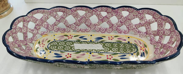 Old World Confetti Bread Basket Tray