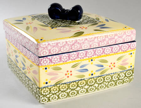 Old World Confetti 8" Square Gift Box Shape Baker & Lid