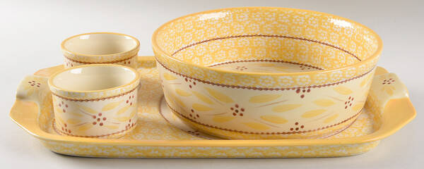Old World Yellow 3 Pc Round Set w/Serving Tray