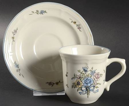 TAU62 Flat Cup & Saucer Set