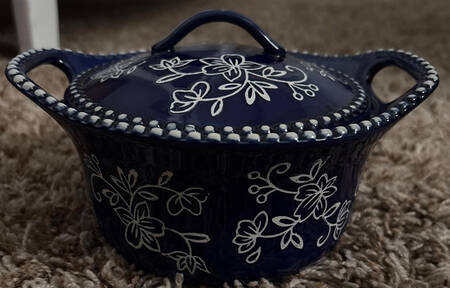 Floral Lace-Blue 1 Pt Round Covered Casserole