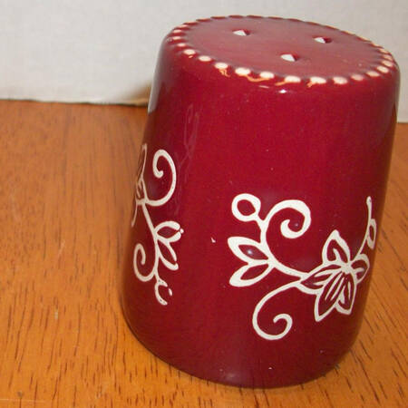 Floral Lace Cranberry Pepper Shaker (Centertaining Lazy Susan Set)