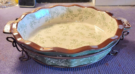 Floral Lace Green 9" Pie Baking Plate with Metal Stand