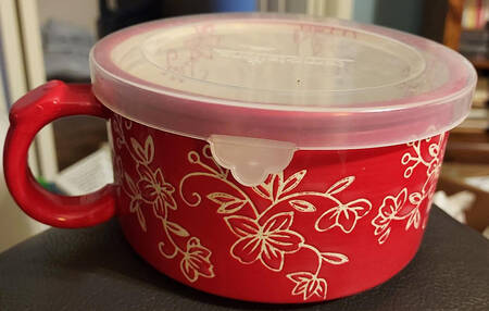 Floral Lace Red 22 Oz Soup Mug with Plastic Lid
