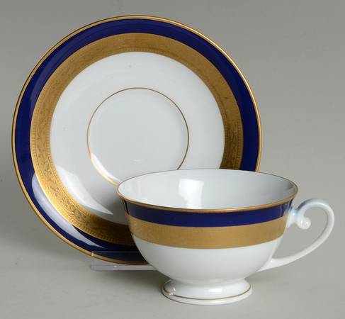 TIR643 Footed Cup & Saucer Set