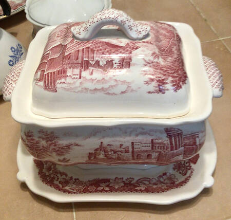 TRR5 Tureen & Lid w/Underplate