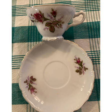 12-105V Footed Cup & Saucer Set