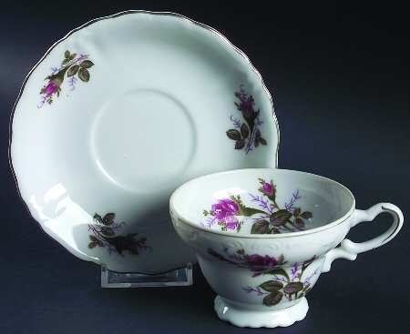12-105V Footed Cup & Saucer Set