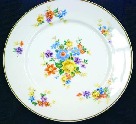 UNE2 Dinner Plate
