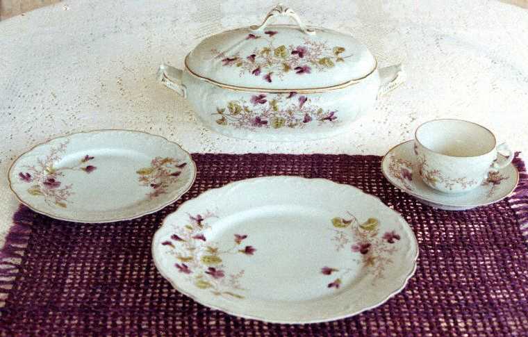 1023 Salad Plate