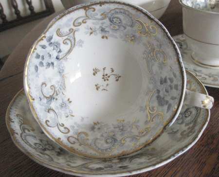 2820 Footed Cup & Saucer Set