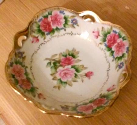 Dresden Garland by Unknown Manufacturer