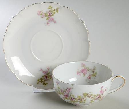 VTO4 Flat Cup & Saucer Set