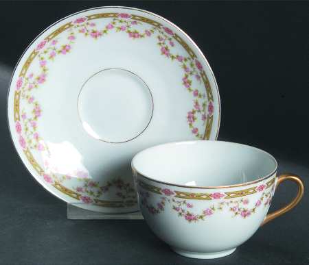 VTO31 Flat Cup & Saucer Set