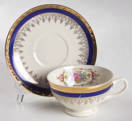 VOG80 Footed Cup & Saucer Set