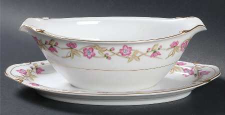 Briar Rose Gravy Boat with Attached Underplate