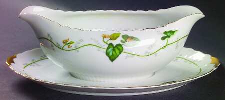 Granada Gravy Boat with Attached Underplate