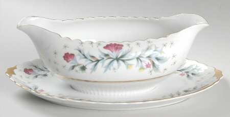 New Dawn Gravy Boat with Attached Underplate