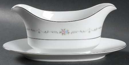 Springsong Gravy Boat with Attached Underplate