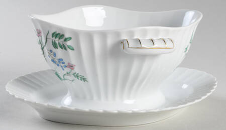 Carlina Gravy Boat with Attached Underplate