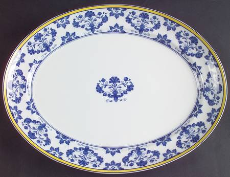 Pavilion (Castelo Branco) 13" Oval Serving Platter