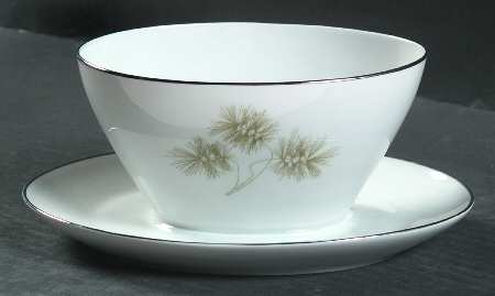 Greenbriar Gravy Boat with Attached Underplate