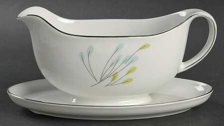 Symphony Gravy Boat with Attached Underplate