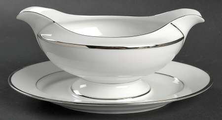 Ultimate Gravy Boat with Attached Underplate