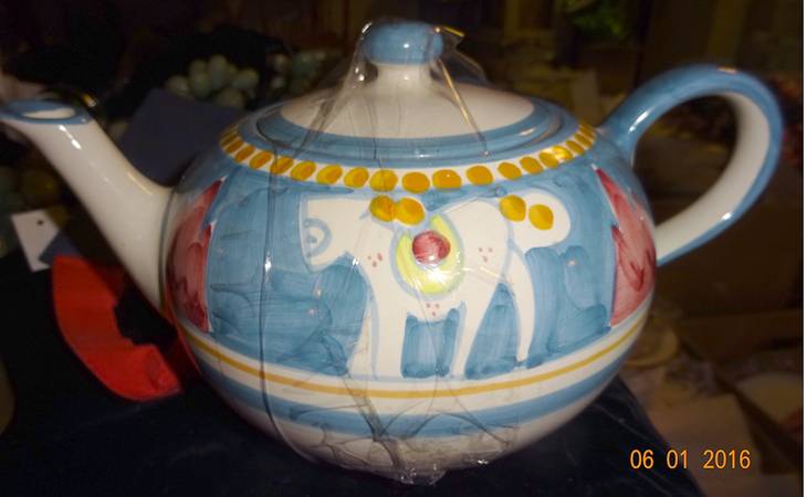 Campagna Horse (Cavallo) Teapot & Lid